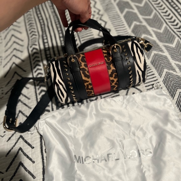 Michael Kors animal print purse with matching wallet - Picture 2 of 6